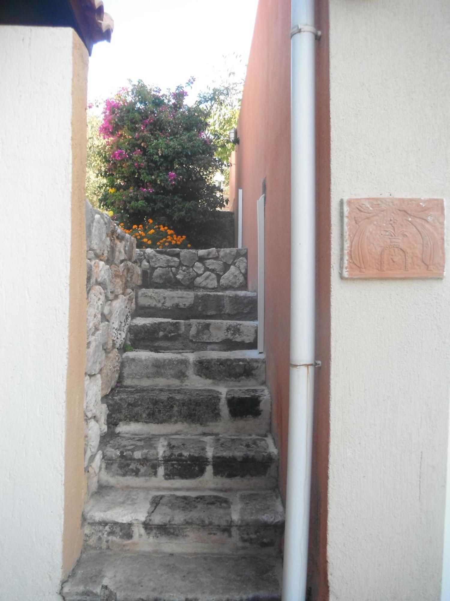 Evianna Studios Mousata Exterior photo