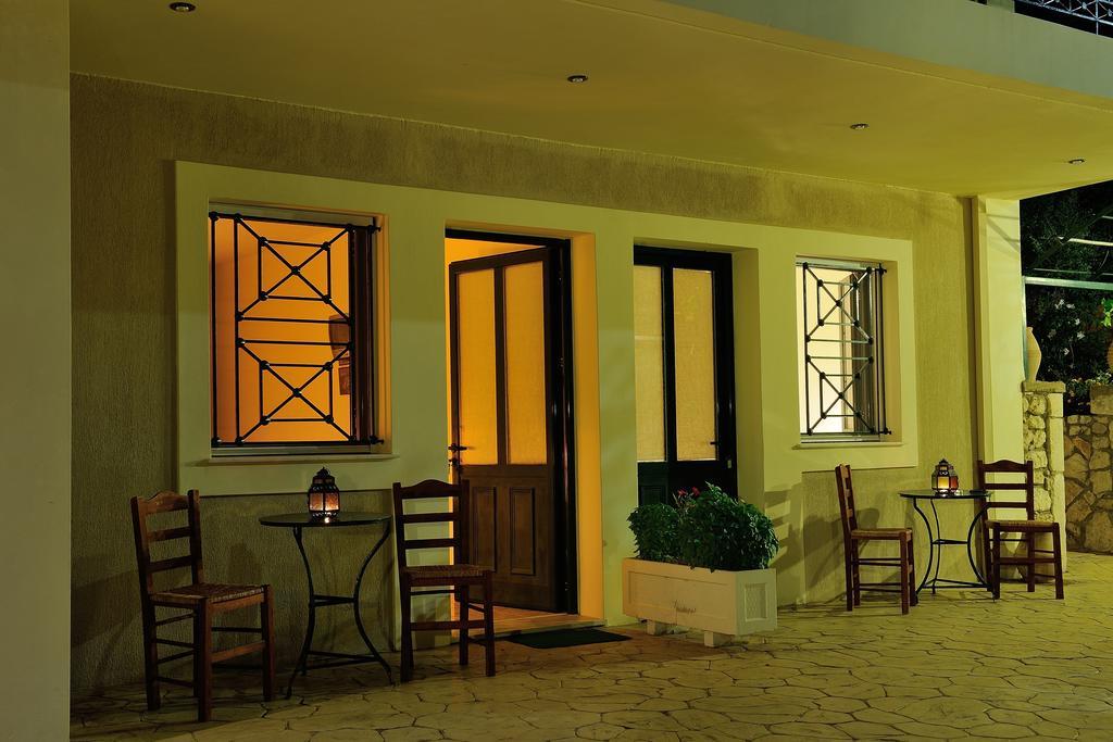 Evianna Studios Mousata Exterior photo
